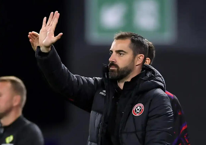 开云体育入口-前英超主帅10个月内第三次下课，执教生涯遭遇噩梦|萨拉戈萨|皇家萨拉戈萨|鲁本-迪亚斯|谢菲尔德联|布尔戈斯_新浪体育_新浪新闻